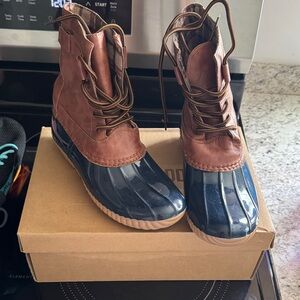 Stylish Brown and Black Women's Boots